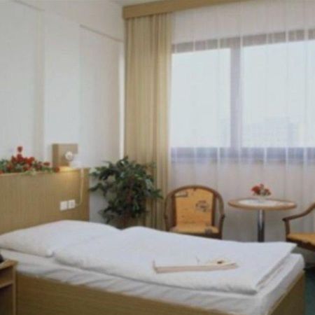 Hotel Legner Praha Libus Esterno foto
