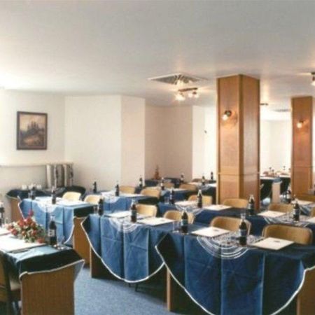 Hotel Legner Praha Libus Esterno foto